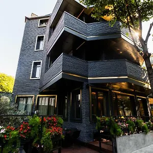 La Boutique Tirana